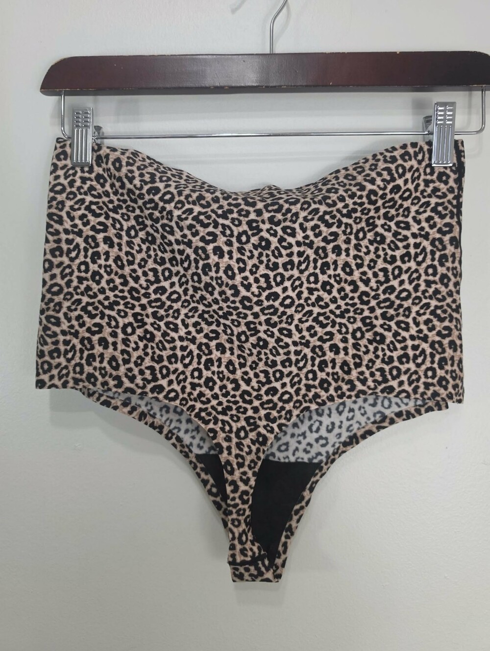 NWOT Juicy Couture Leopard Print Briefs